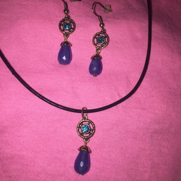 🆕Pretty blue pendant w/earrings leather cord NWT - Picture 8 of 8